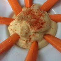 raw hummus  at El Karmem in Malaga