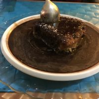 Bizcocho de limón cubierto de chocolate at El Karmem in Malaga