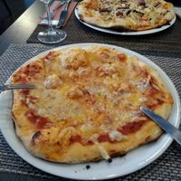 Pizza quatre fromages végane at Da Victoria in Liege