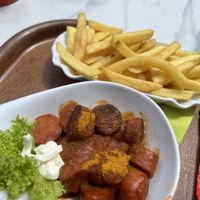 Vegane Currywurst mit Pommes   at nina's ess-Art in Immendingen