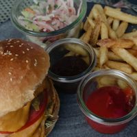 Veganer Chili Cheese Burger  at Pura in Breitbrunn Am Chiemsee