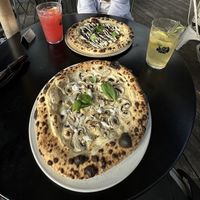 Vegane Pizza mit Shawarma und Trüffel  at Pura in Breitbrunn Am Chiemsee
