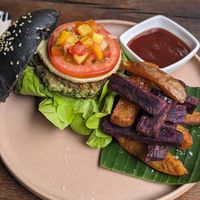 Quinoa - Brokkoli Burger with extra fries (270 + 30 Baht) at Broccoli Revolution - Sukhumvit Rd in Bangkok