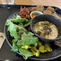 Balanced power plate   at Forky's - Jakubské Nam. in Brno