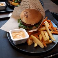 French burger & fries at Forky's - Jakubské Nam. in Brno