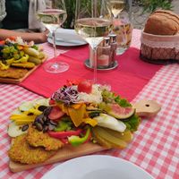 Vegane Brettljause und leckerer veganer Wein! at Bioweingut Otto Knaus in Sulztal
