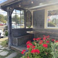 outside patio  at Sleepy Monk Coffee Roasters in Cannon Beach
