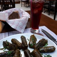 Starter: Filled wineleaves at Kellari in Crete