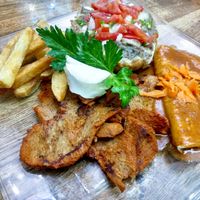 Arrachera de soya acompañada de molletes con pico de gallos, enchilada con zanahoria y papas fritas at Mi Dulce Jacalito in Mexico City