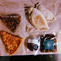 Algunas de las delicias que sirven 100% vegano at Vegan Wraps in Montevideo