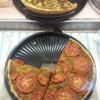 More options at the counter at Vegan Wraps in Montevideo