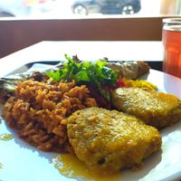 Beanburgers with apple sauce at Escolha Natura in Lisbon