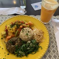 Strogonoff de legumes vegano e suco de laranja com mamão  at Ambrosio Cafe e Cozinha Afetiva in Sao Paulo