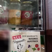 aufstrich von vegannette at Lose Dresden in Dresden