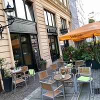 outside seating at TONIS in Leipzig