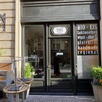 store front at TONIS in Leipzig