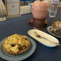 Vegan apple crumble, chocolate banana cake and mixed fruit vegan smoothie at Taitong Cafe in Phuket