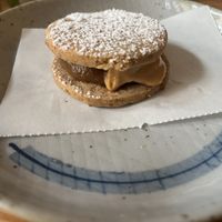 Alfajor con mantequilla de mani y manjar blanco  at La Verde in Lima