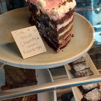 Torta de cacao, chantilly de coco y frambuesas at La Verde in Lima