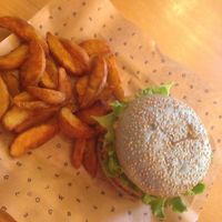 Ocean Burger with wedges at Flower Burger - Viale Vittorio Veneto in Milan