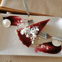 Cheesecake with meringue at BuenaVida Vegan in Tenerife
