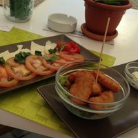 нагетсы и капрезе  at BuenaVida Vegan in Tenerife