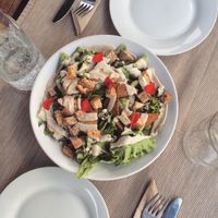 Vorspeise
Salat mit Croutons, Soße und BBQ-Tofu at BuenaVida Vegan in Tenerife