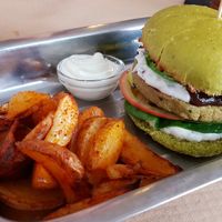 Green burger at BuenaVida Vegan in Tenerife