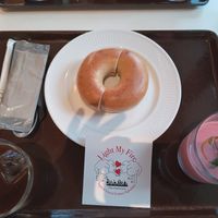 Creamy beetroot soup, bagel, ☕ at 8ablish in Tokyo