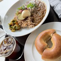 vegan curry and bagel with nut cheese  at 8ablish in Tokyo