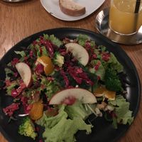 Salad at 8ablish in Tokyo