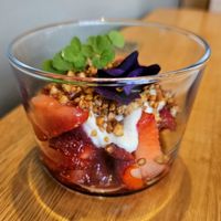 Strawberries with yogurt and granola at Le Potager de Charlotte in Paris