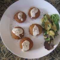 Falafel with tahini (vegan) at Tuma in Segovia