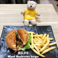 Mushrooms burger at Greendot 绿一点 - Raffles Place in Central Singapore