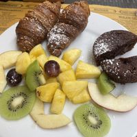 Vegan brunch with orange juice and capuchino for 11€  at La Licata in Rome