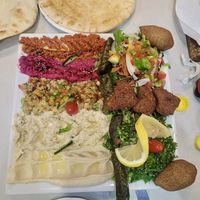 Vorspeisen Platte für 2 - fast hauptsächlich vegan friendly :))   at Yamal Asham in Rabat