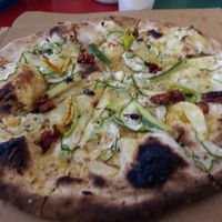 vegan pizza at Pizzeria Dope in Amsterdam