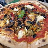vegan pizza at Pizzeria Dope in Amsterdam