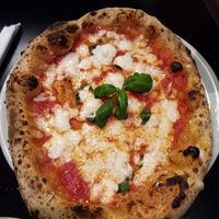 Vegan margherita at Pizzeria Dope in Amsterdam