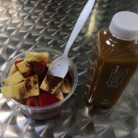 Acai bowl with fresh fruit and cold pressed juice at Ginger Juice in Richmond