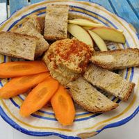 Hummus at Vegans N' Roses in Castelldefels