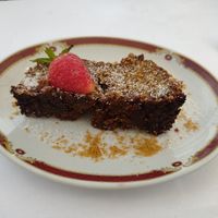 Tarta de plátano y fresa at Vegans N' Roses in Castelldefels
