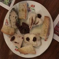 Surtido de quesos 10€  at Vegans N' Roses in Castelldefels