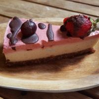 raw cheesecake at Petit Brot - Cold Press Raw Eco in Barcelona