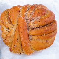 Le pain à la cardamome (ou kardamommesnurrer) at Kaf in Copenhagen