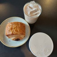 Home brewn chai, iced and hot at Kaf in Copenhagen