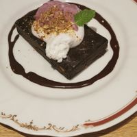 Brownie at Milan Nataraj in Tokyo