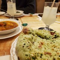 Mixed vegetable curry, vegan garlic naan and lemon lemonade at Milan Nataraj in Tokyo