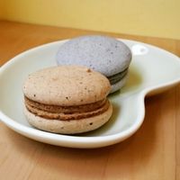 Coffee and Black Sesame Macarons at Vegan Heaven in Taipei