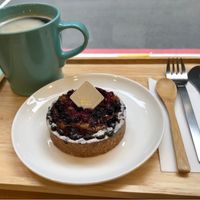 Berry tart at Vegan Heaven in Taipei